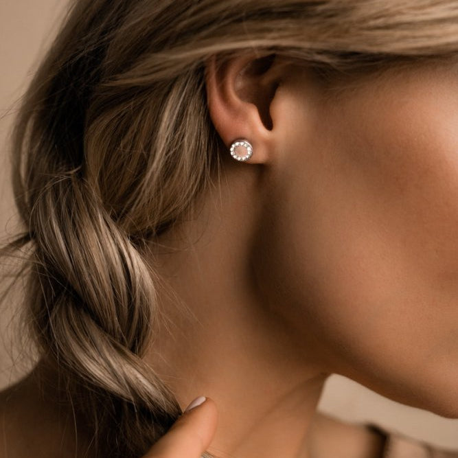 Oorbellen Blomdahl titanium rondje met crystal (incl. achterkantjes) - Staartjes en Strikjes