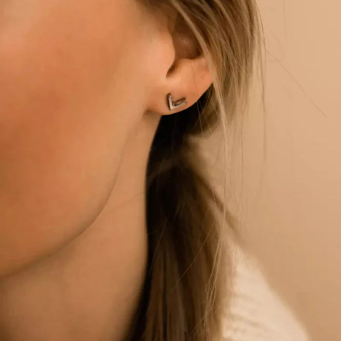 Oorbellen Blomdahl titanium V - vorm (incl. achterkantjes) - Staartjes en Strikjes