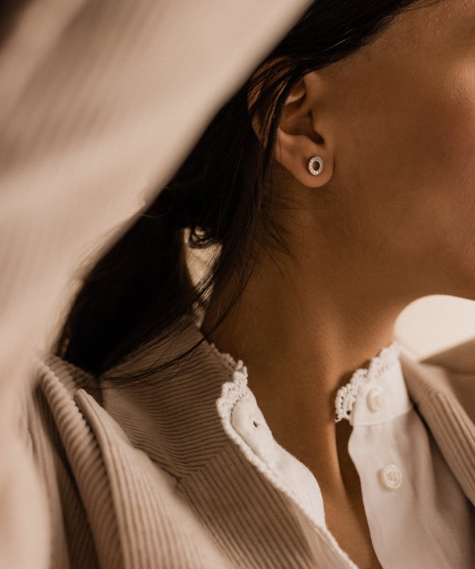 Oorbellen Blomdahl titanum rondje met kristalletjes (incl. achterkantjes) - Staartjes en Strikjes