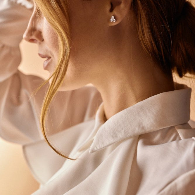 Oorbellen Blomdahl titanium klavertje 8 mm. (incl. achterkantjes)