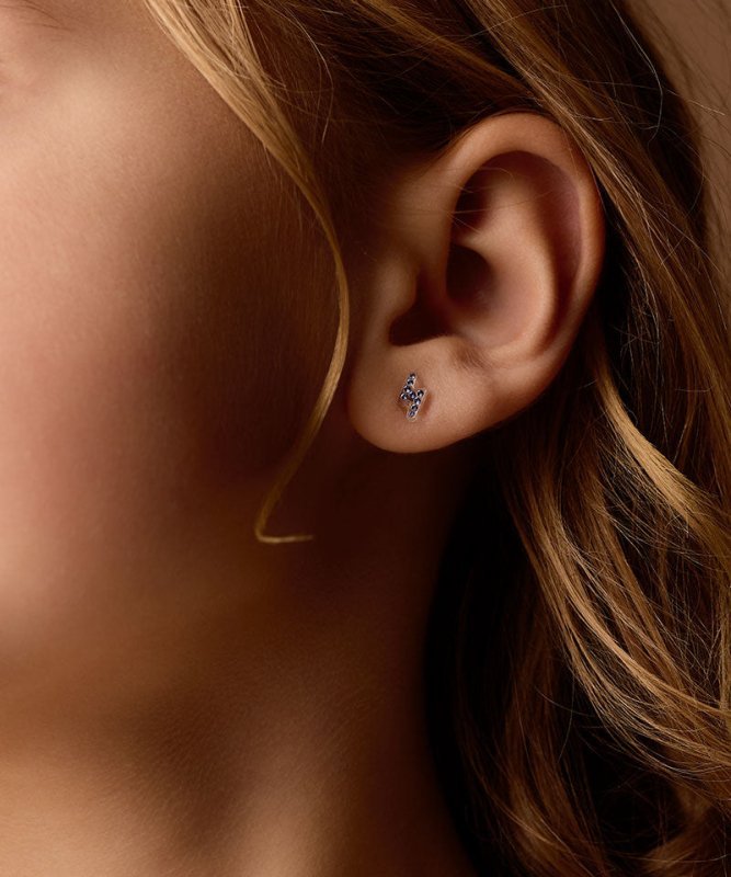 Blomdahl medical plastic oorbellen bliksem saffier blauw – 8 mm