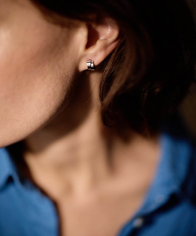 Blomdahl titanium boogoorbellen zilverkleurig split – 10 mm - Staartjes en Strikjes
