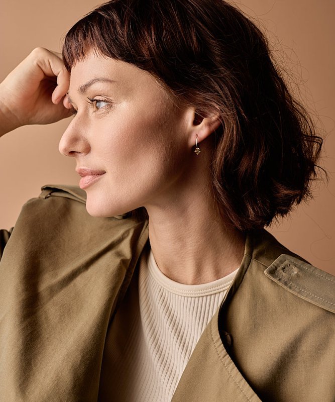 Blomdahl titanium goudkleurige oorringen golden shadow kristal – 14 mm