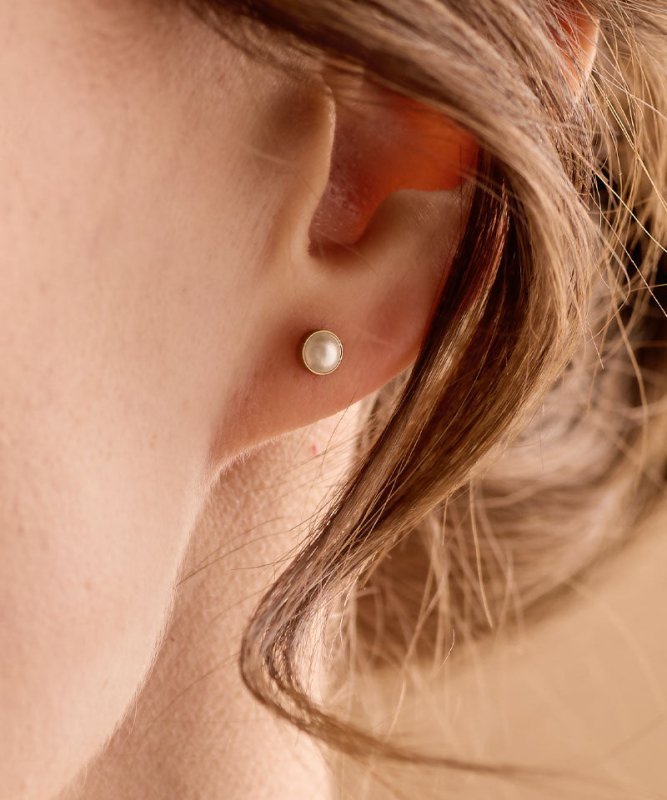 Blomdahl titanium knopjes goudkleurig met parel – 5 mm