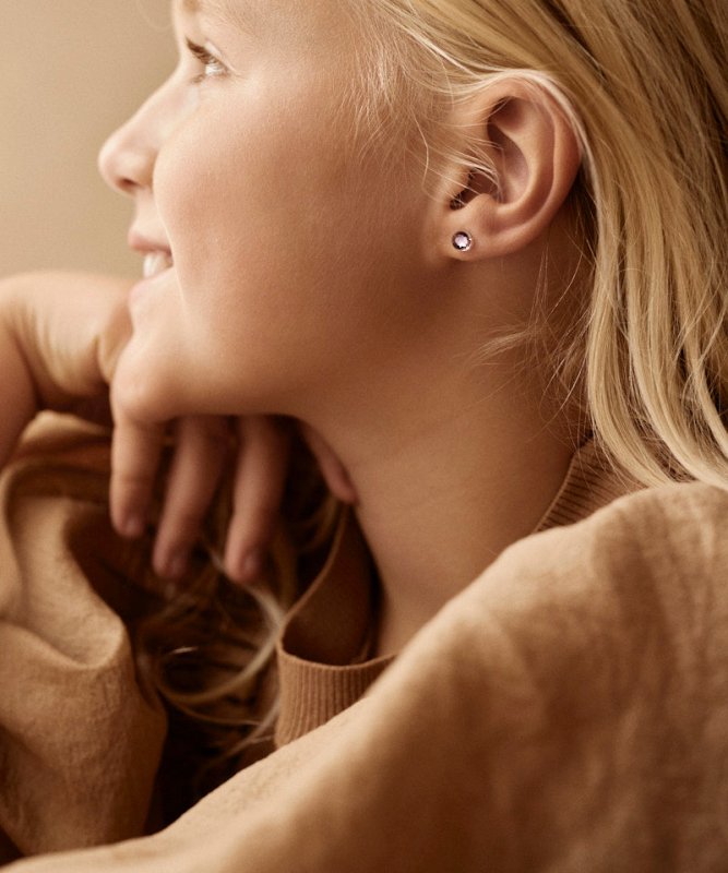 Oorbellen Blomdahl huidvriendelijk knopje lilac 6 mm. (incl. achterkantjes) - Staartjes en Strikjes