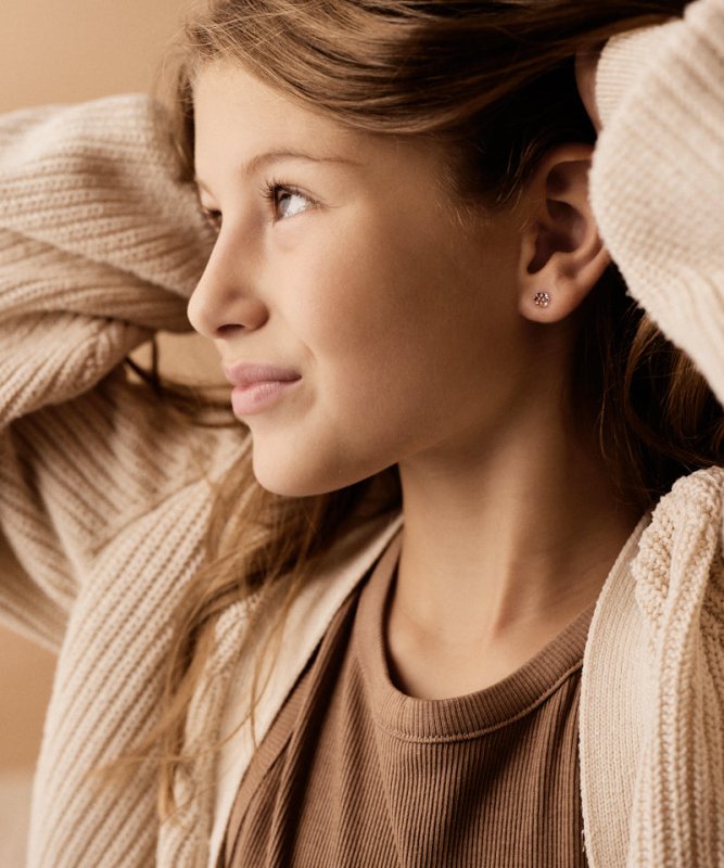 Oorbellen Blomdahl medical plastic bloemetje zacht gekleurd (incl. achterkantjes) - Staartjes en Strikjes