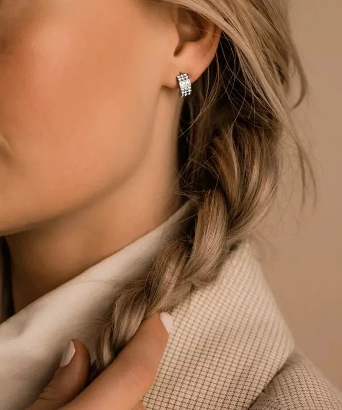 Oorbellen Blomdahl titanium boog 10 mm. met crystal (incl. achterkantjes)