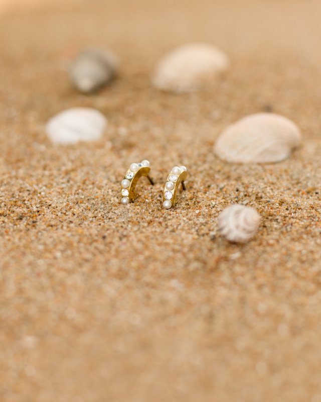 Oorbellen Blomdahl titanium boogje goudkleurig met pareltjes en kristallen – 10 mm