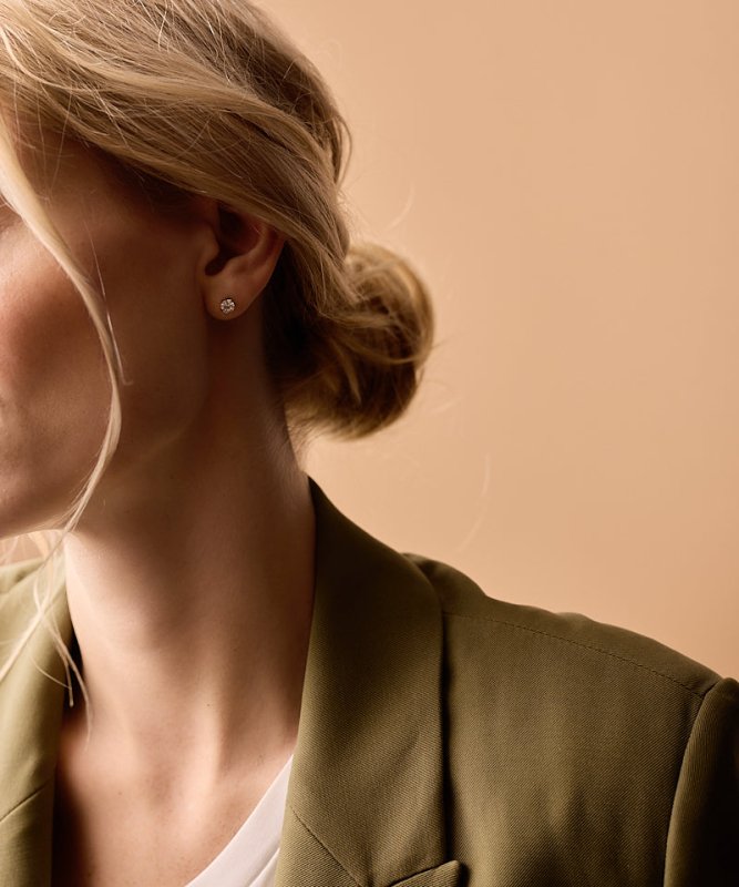 Oorbellen Blomdahl titanium goudkleurig knopje 6 mm. zirconiasteentje