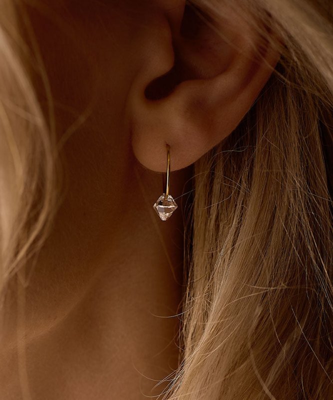 Oorbellen Blomdahl titanium goudkleurige oorringen 14 mm. bicone crystal