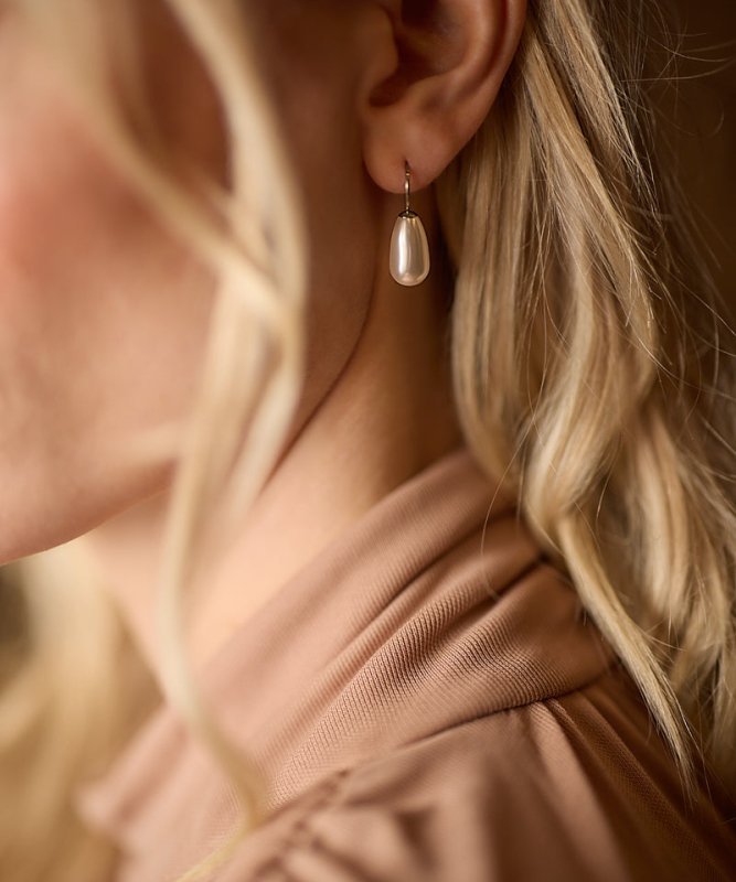 Oorbellen Blomdahl titanium hanger parel druppel 15 mm.