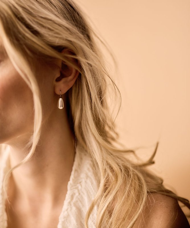 Oorbellen Blomdahl titanium hanger parel druppel 15 mm.