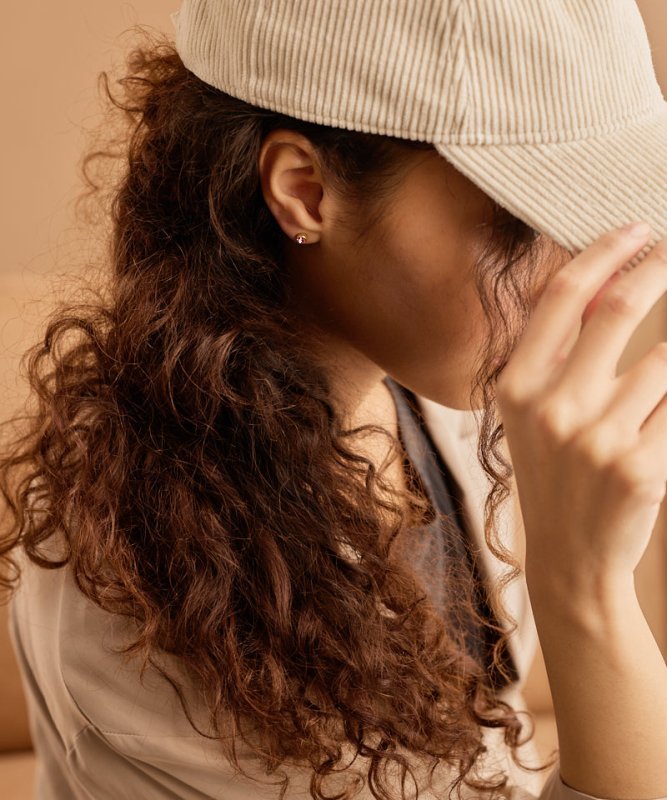 Oorbellen Blomdahl titanium knopje 5 mm. goudkleurig roze crystal (incl. achterkantjes)