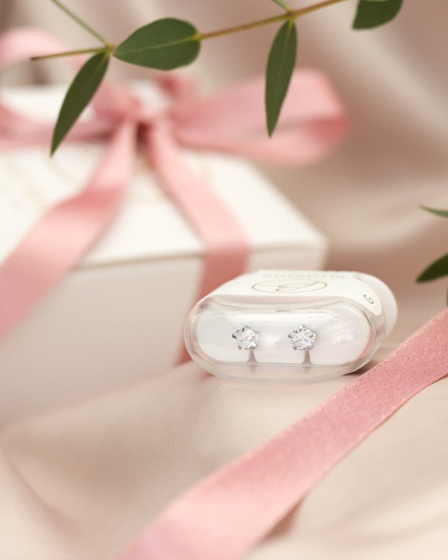 Oorbellen Blomdahl titanium knopje 6 mm. zirconiasteentje