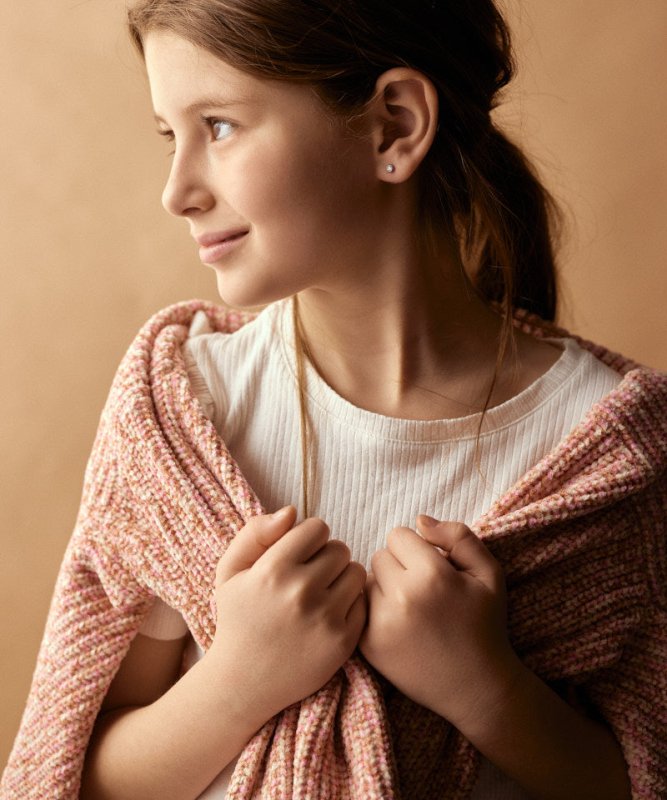 Oorbellen Blomdahl titanium knopje crystal 4 mm. (incl. achterkantjes) - Staartjes en Strikjes