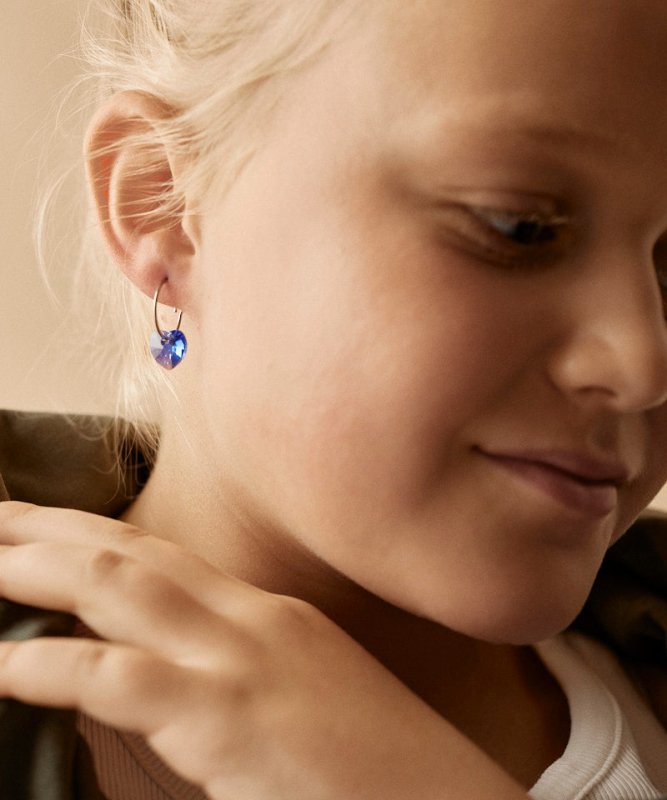 Oorbellen Blomdahl titanium oorringen 14 mm. kristal hartje saffier blauw - Staartjes en Strikjes