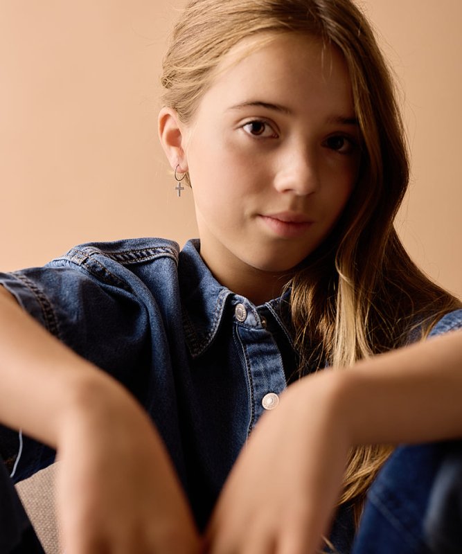 Oorbellen Blomdahl titanium oorringen 14 mm. kruisje