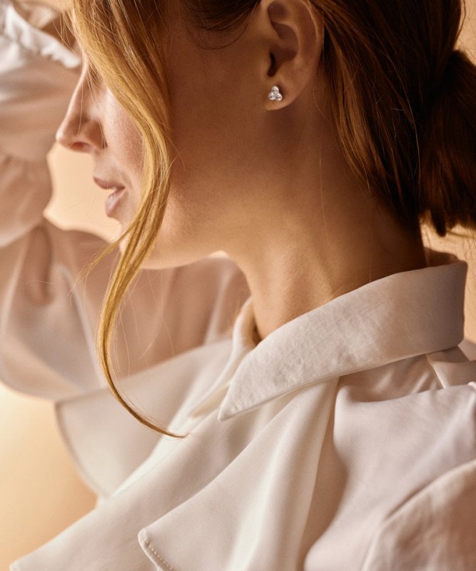 Oorbellen Blomdahl titanium klavertje 8 mm. (incl. achterkantjes)